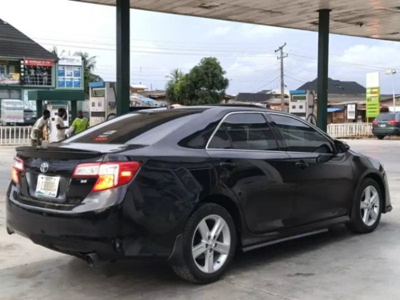 TOYOTA Camry - 2014