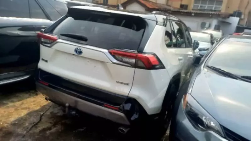 Toyota RAV 4   - 2020