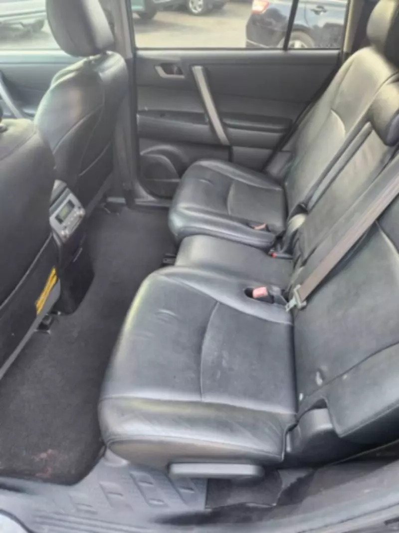 Toyota Highlander   - 2010