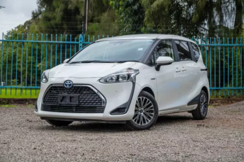 Toyota Sienta   - 2019