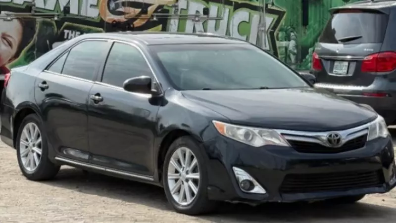 TOYOTA Camry - 2012
