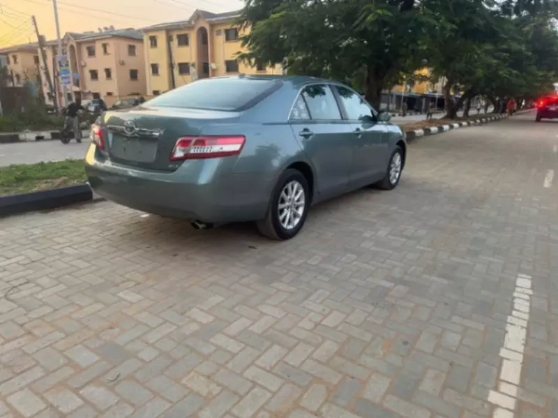 TOYOTA Camry   - 2010