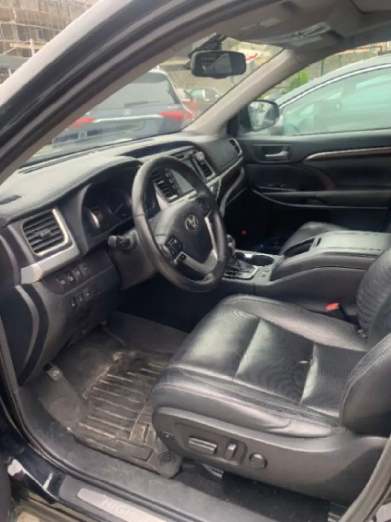 Toyota Highlander   - 2014