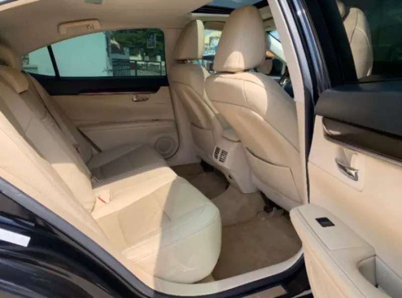 Lexus ES   - 2014