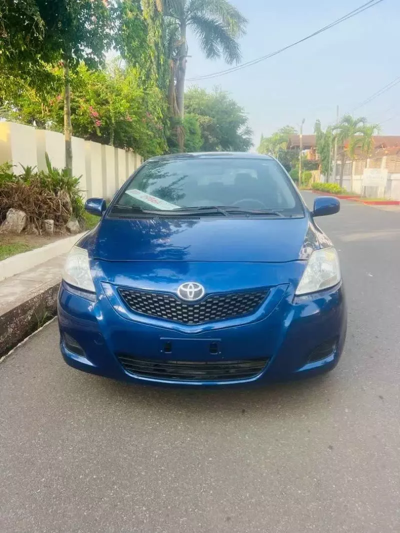 Toyota Yaris   - 2012