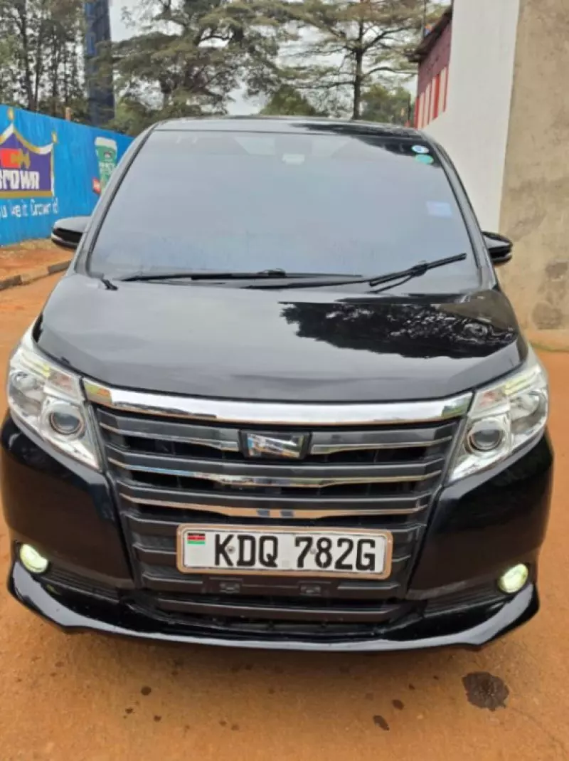 TOYOTA Noah   - 2016