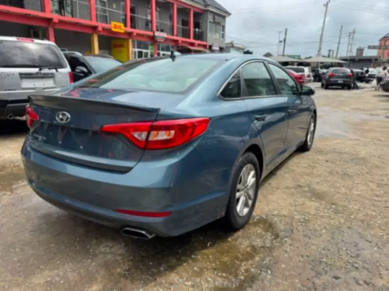 Hyundai Sonata   - 2015