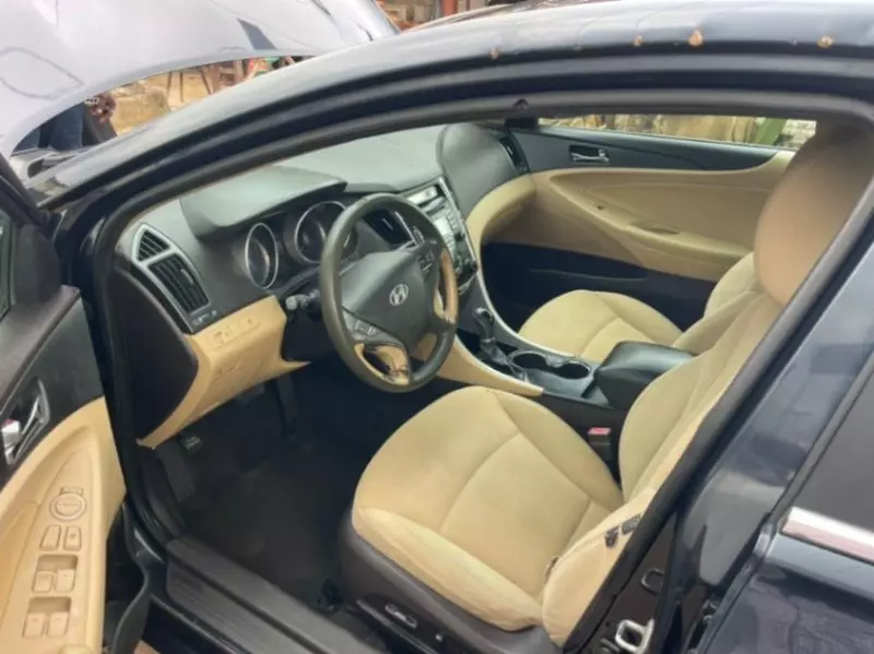 Hyundai Sonata   - 2011