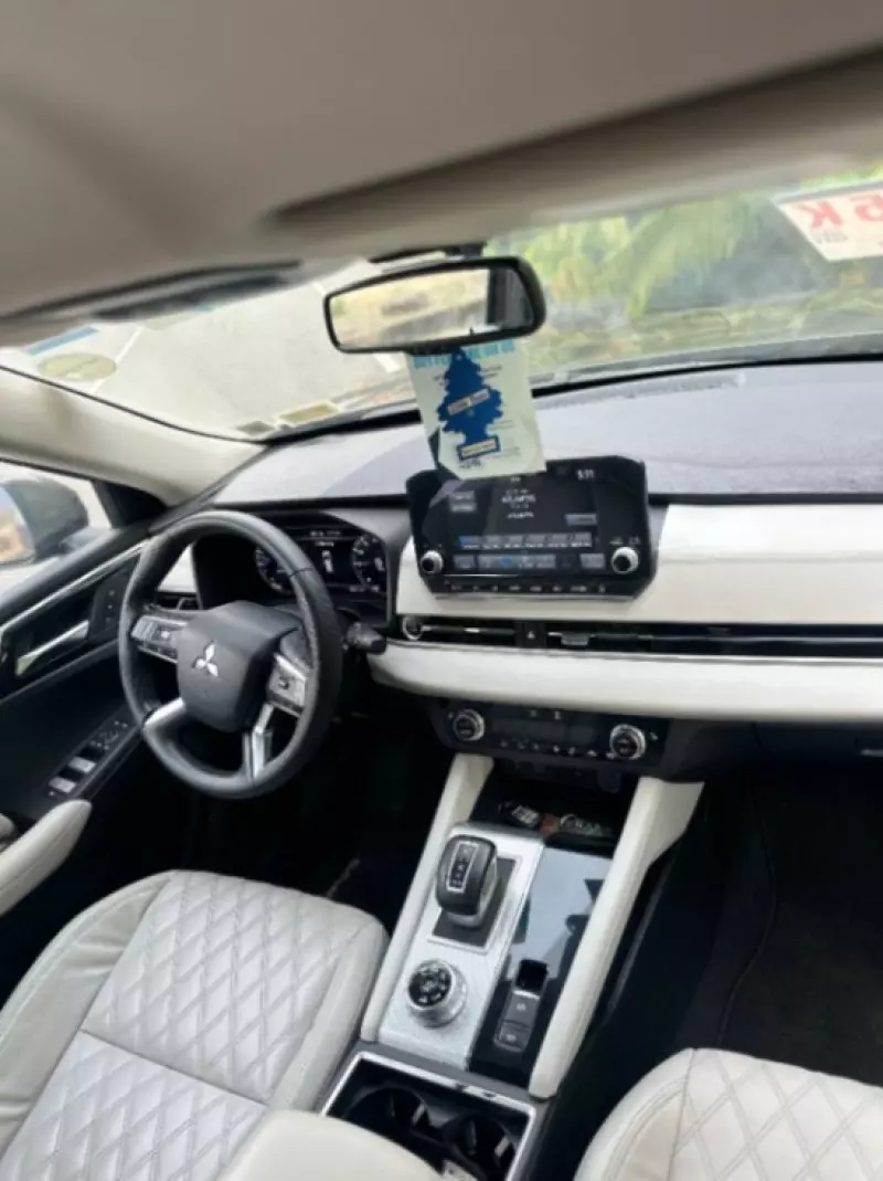 Mitsubishi OUTLANDER   - 2022