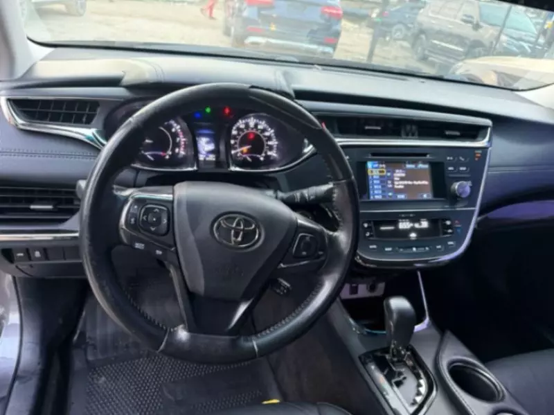 Toyota Avalon   - 2013