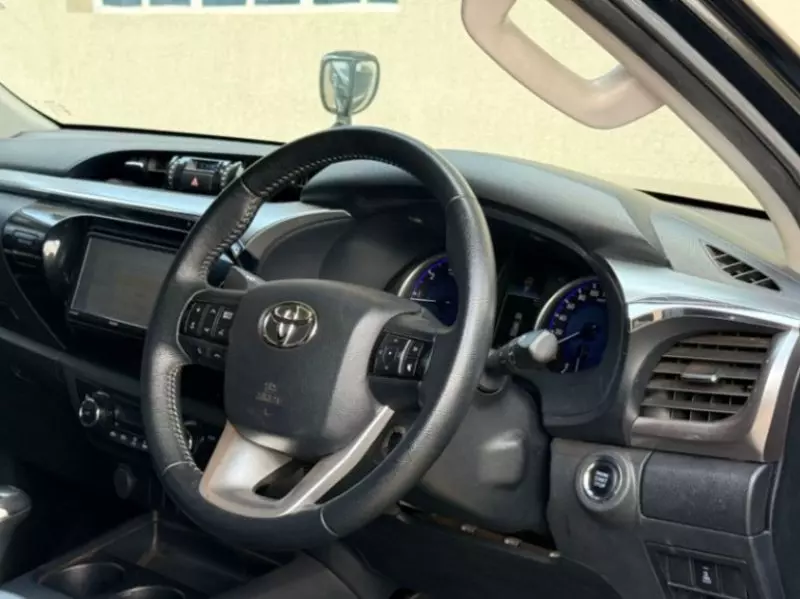 Toyota Hilux    - 2018