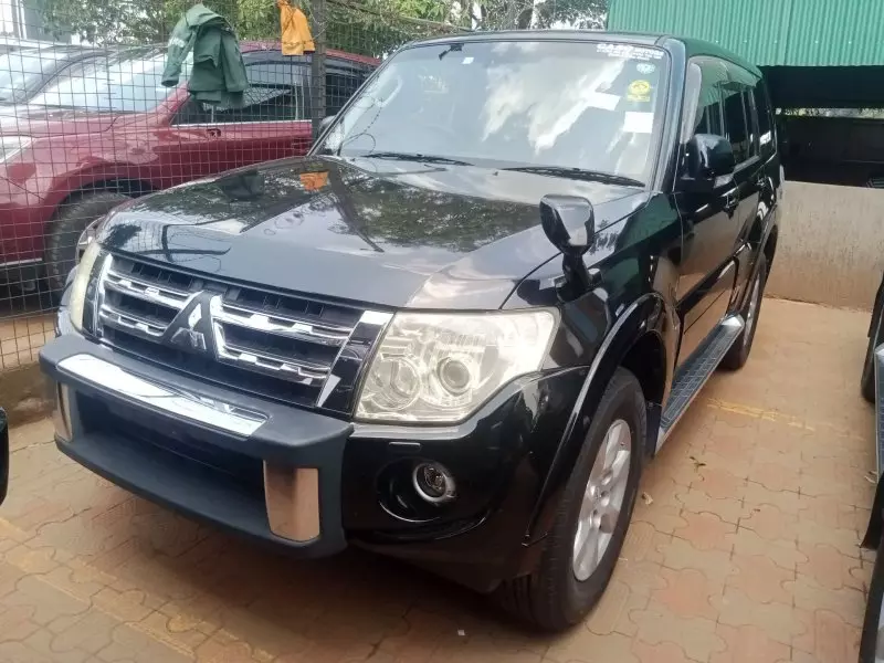 Mitsubishi Pajero   - 2011