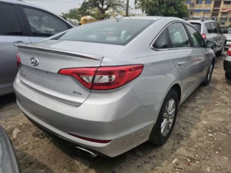 Hyundai Sonata   - 2015
