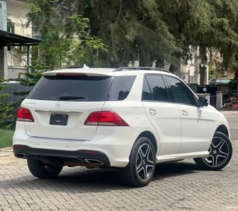 Mercedes-Benz GLE-Class   - 2016