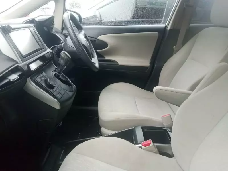 Toyota Wish   - 2012