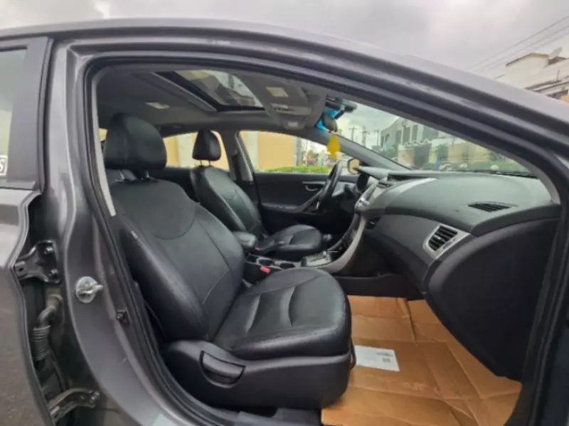 Hyundai Elantra - 2013