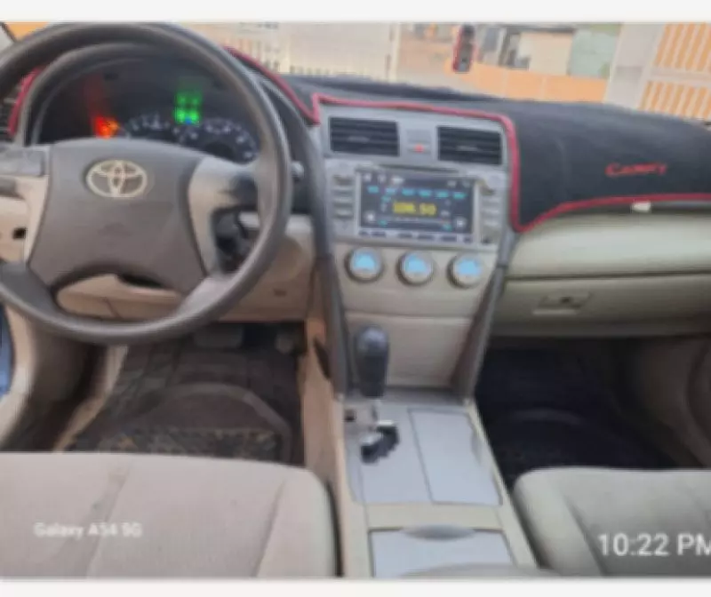 Toyota Camry   - 2010