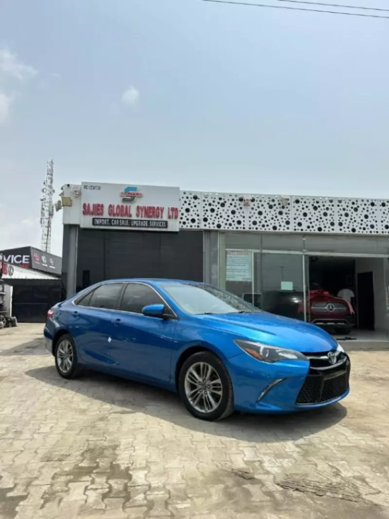 Toyota Camry   - 2017