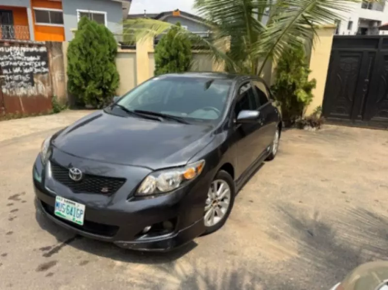 Toyota Corolla - 2010