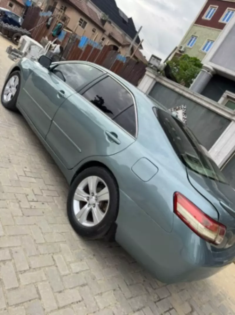TOYOTA Camry   - 2010