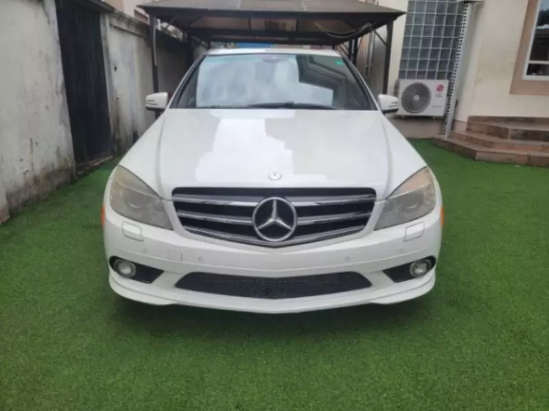 Mercedes-Benz C 300   - 2010