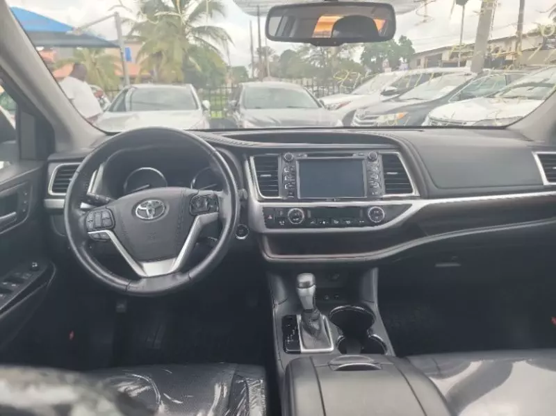 TOYOTA Highlander   - 2015