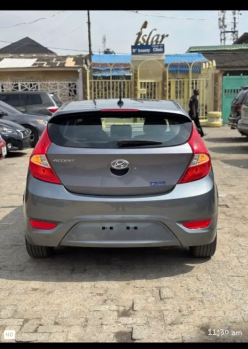 Hyundai Elantra   - 2016