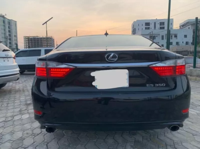 Lexus ES   - 2014