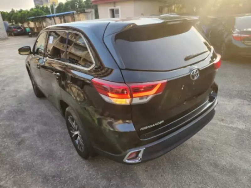 TOYOTA Highlander   - 2019
