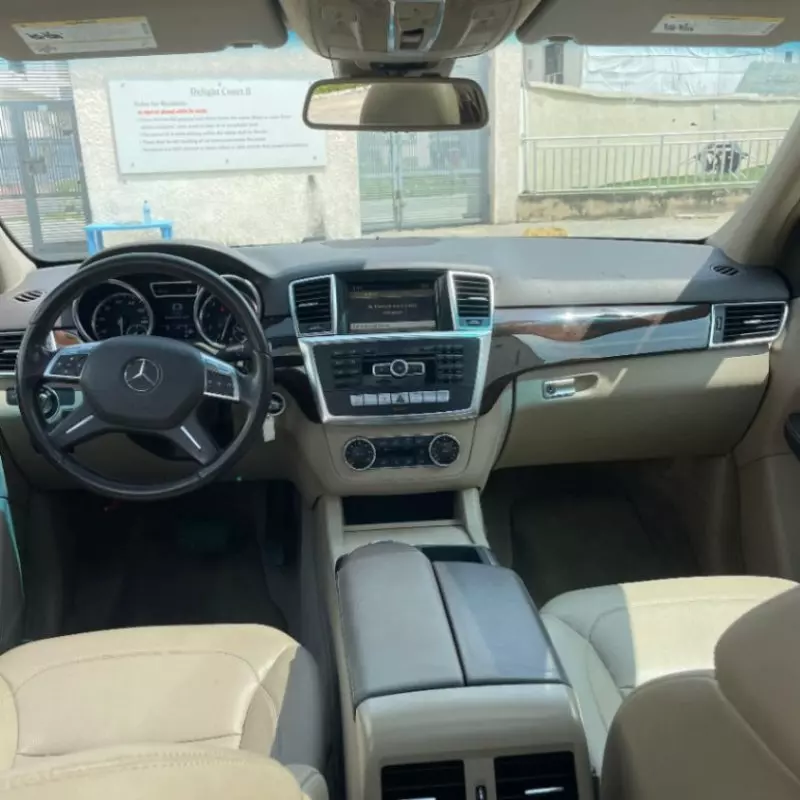 Mercedes-Benz ML 350   - 2012