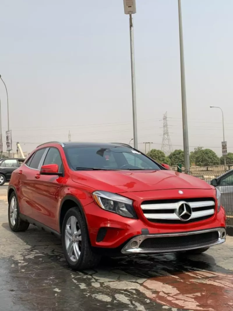 Mercedes-Benz GLA-Class   - 2017