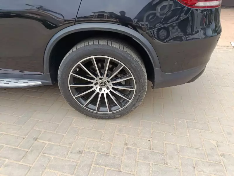 Mercedes-Benz GLC 300 - 2021
