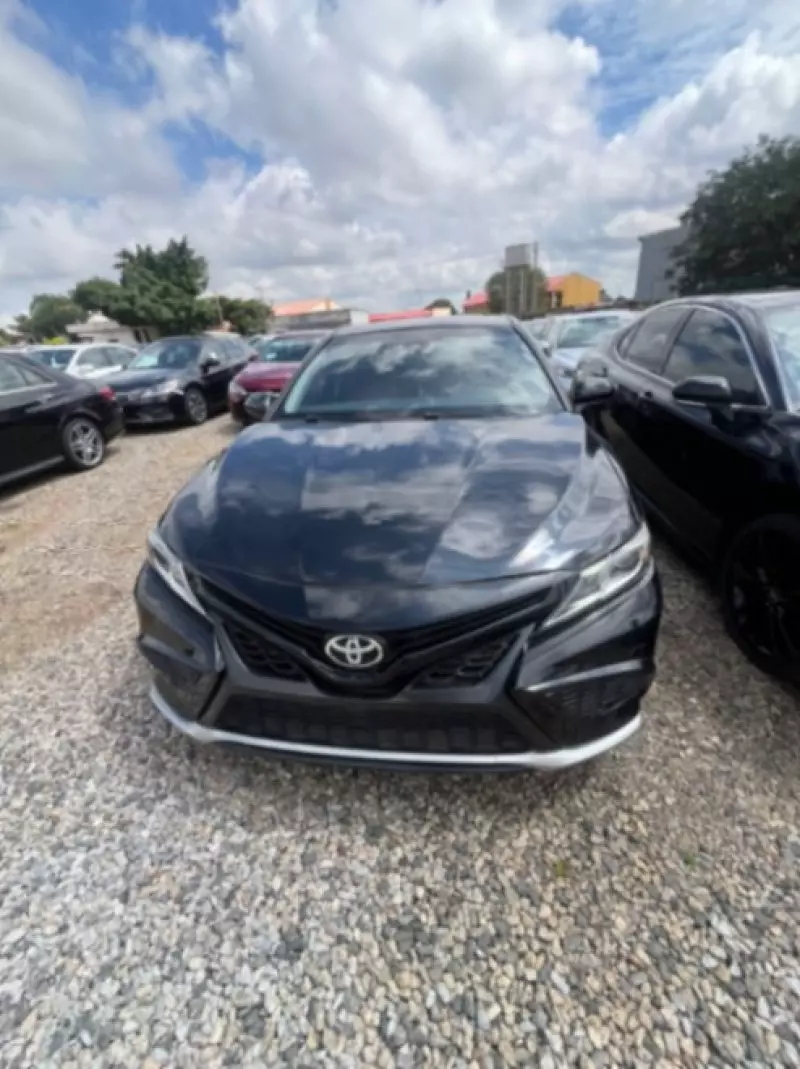 TOYOTA Camry   - 2018