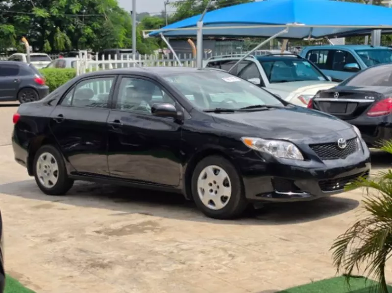 TOYOTA Corolla   - 2010