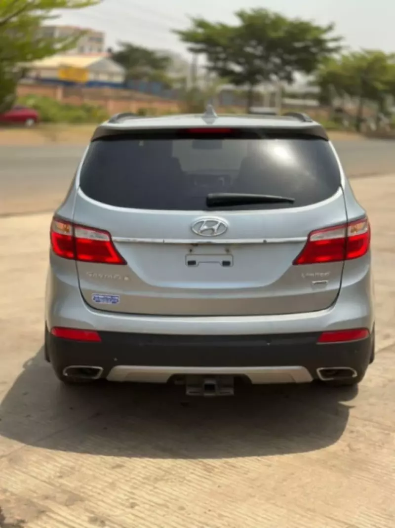 Hyundai Santa Fe - 2014