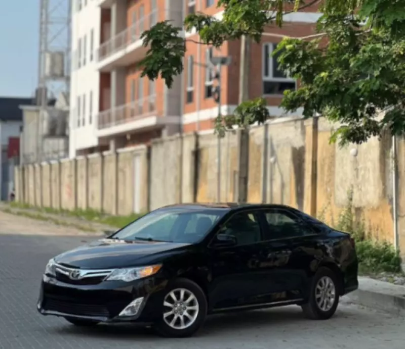 Toyota Camry   - 2014
