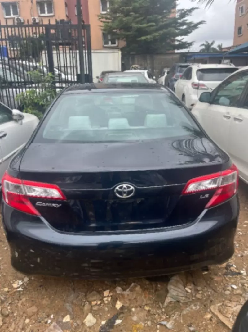TOYOTA Camry   - 2012