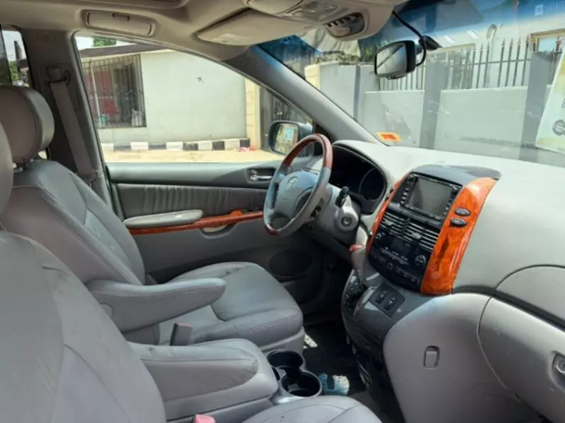 Toyota Sienna - 2008