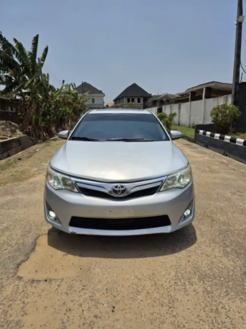 Toyota Camry   - 2012