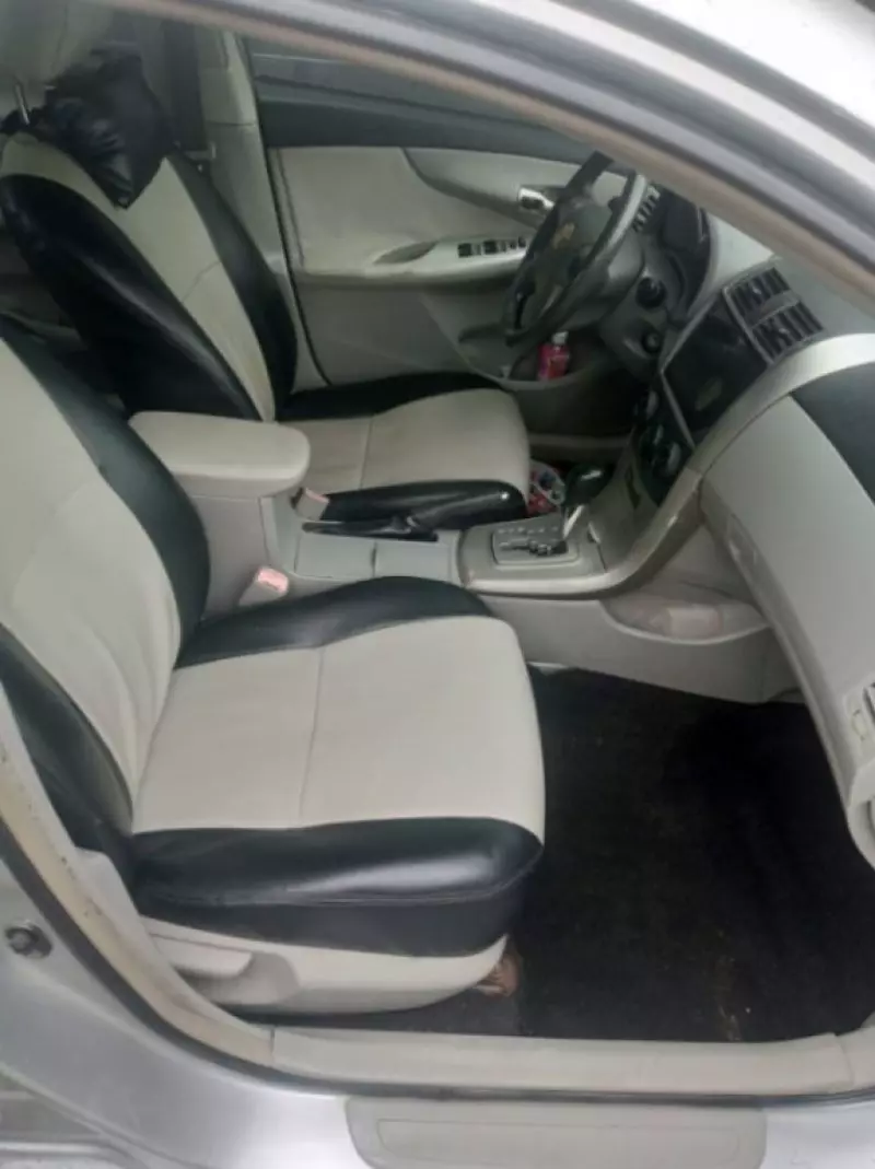 TOYOTA Corolla   - 2010