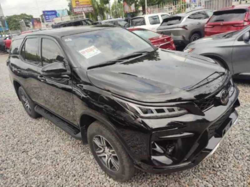 Toyota Fortuner - 2021