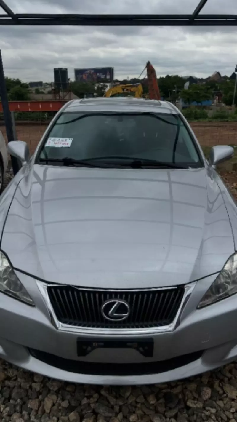 Lexus IS   - 2009