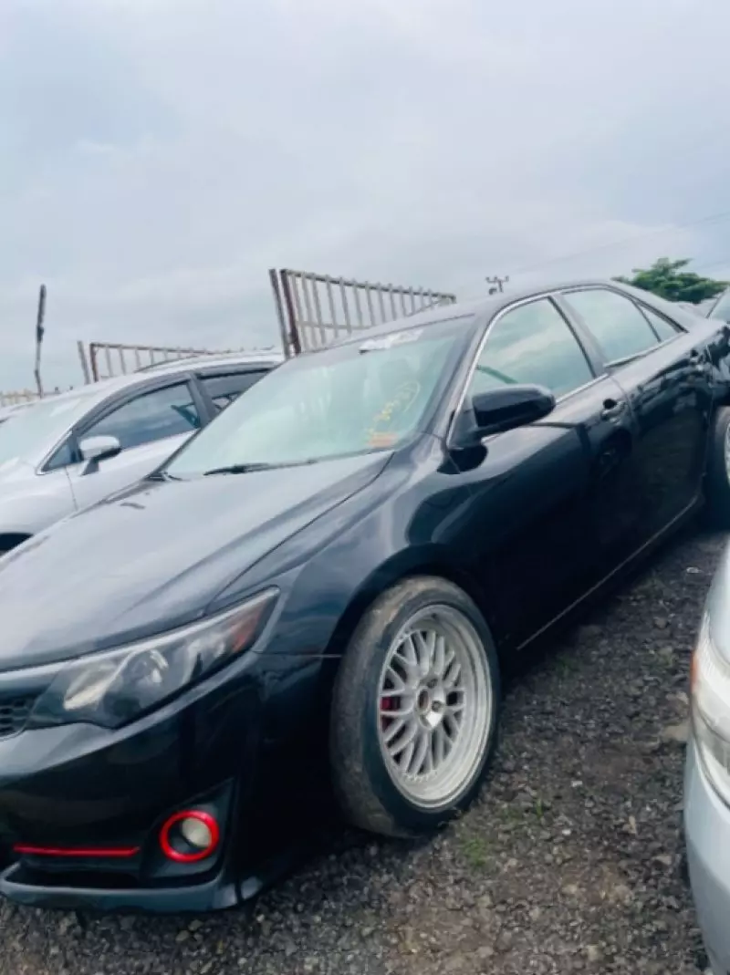 Toyota Camry - 2013