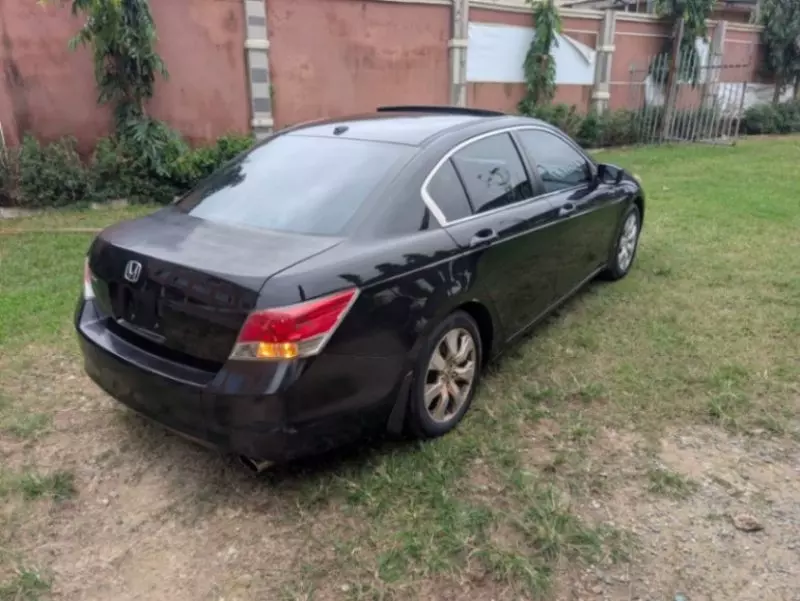Honda Accord   - 2010