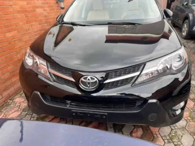 Toyota RAV 4   - 2015