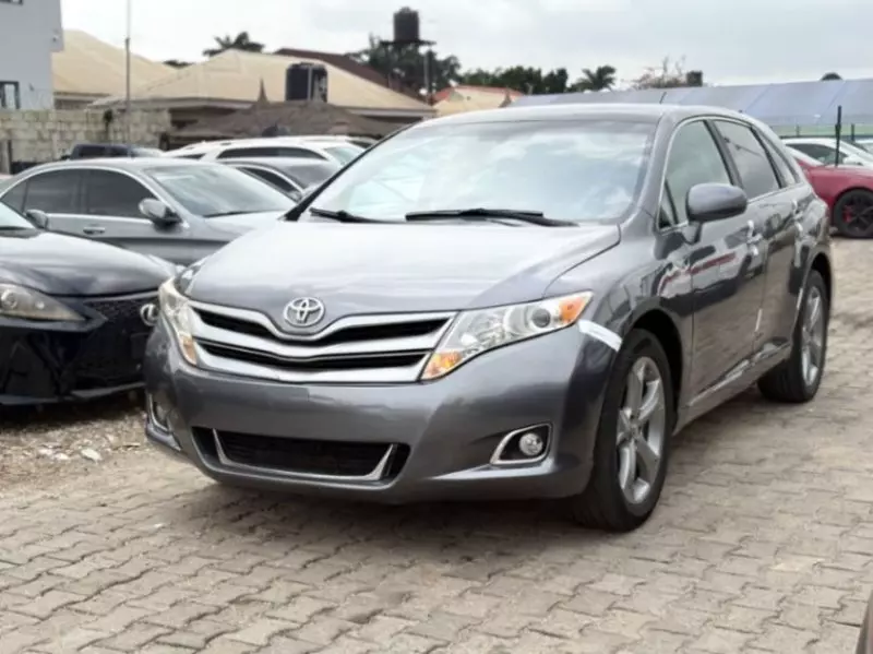 TOYOTA Venza   - 2010