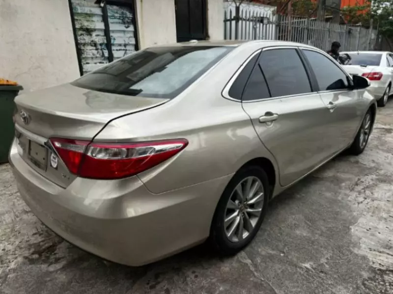 Toyota Camry   - 2015