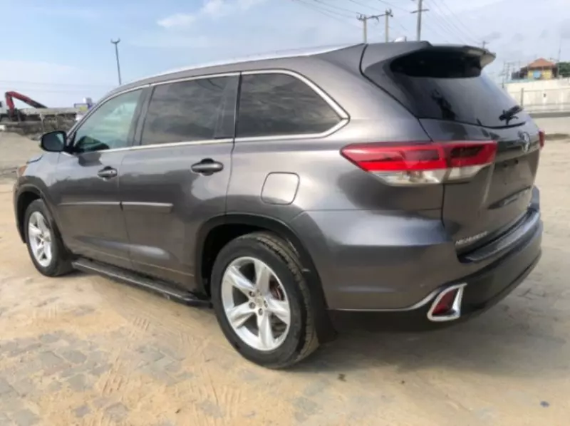 Toyota Highlander   - 2015