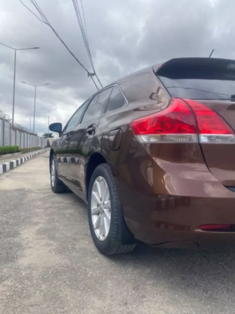 Toyota Venza   - 2012