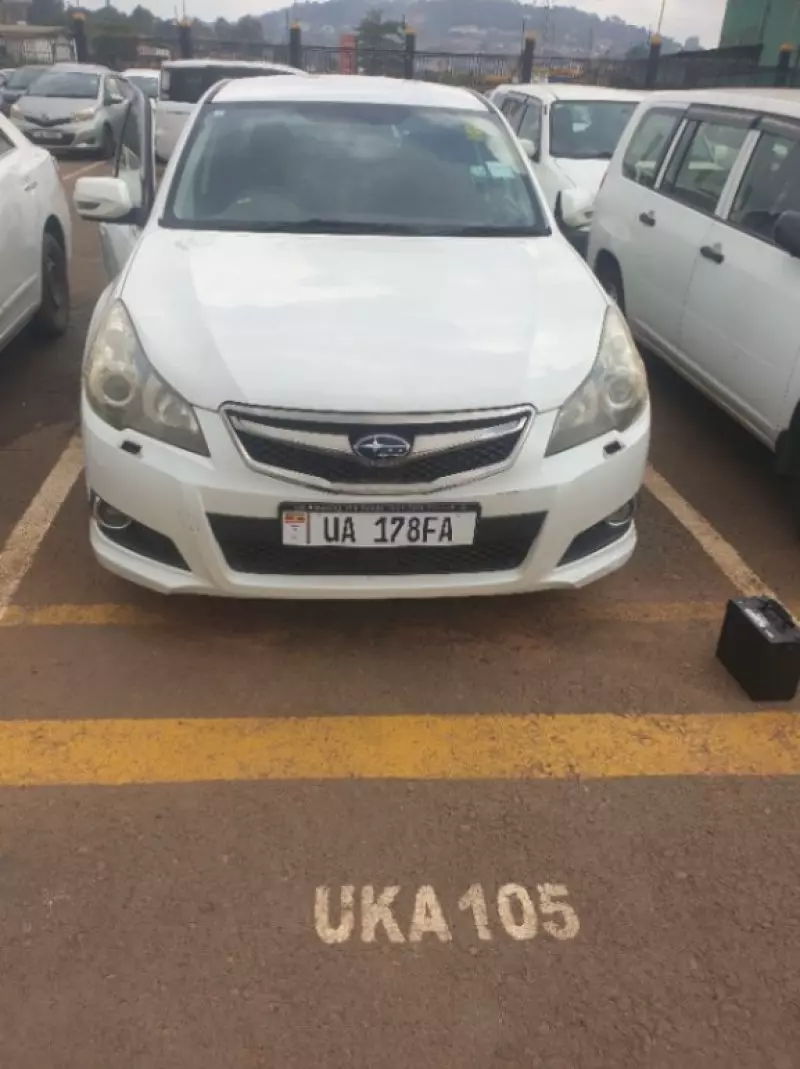 Subaru Legacy   - 2013